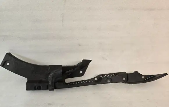 Fender mounting bracket