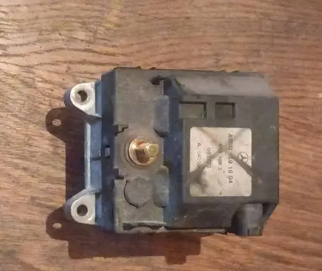 Mercedes-Benz S W220 Coolant heater A0001591604 8433062 00T322