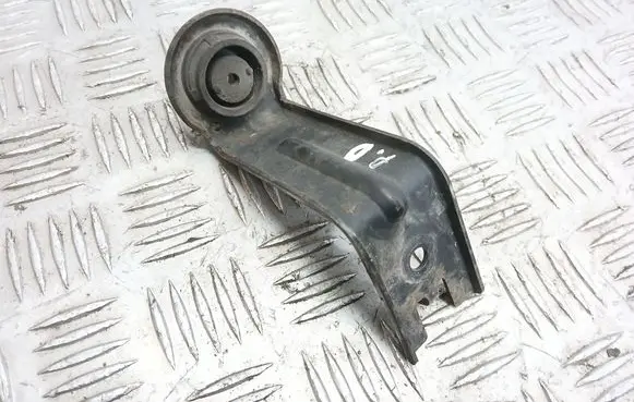 Toyota Avensis T270 Radiator mount bracket 