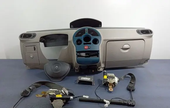Renault Modus Dashboard 8200466483