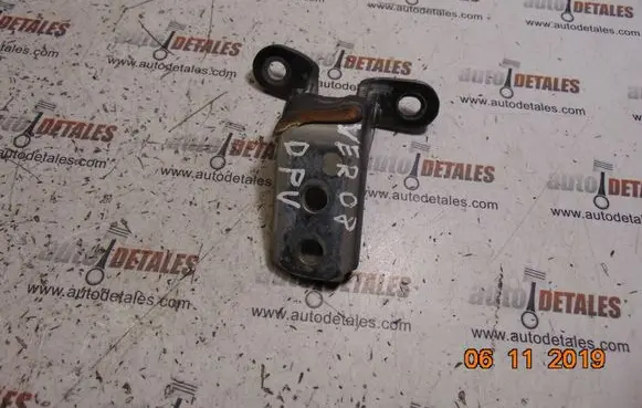 Toyota Corolla Verso AR10 Front door upper hinge