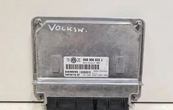 Volkswagen PASSAT B5.5 Engine control unit/module 06B906033J 5WP4011602