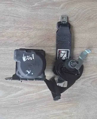 Ford Galaxy Middle seatbelt (rear) EM2BU613E58AG3ZHE