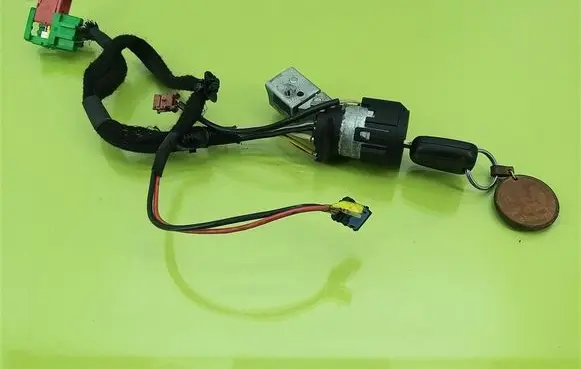 Peugeot 307 Ignition lock 36353100