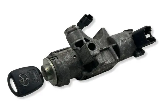 Toyota Avensis T250 Ignition lock 450200504