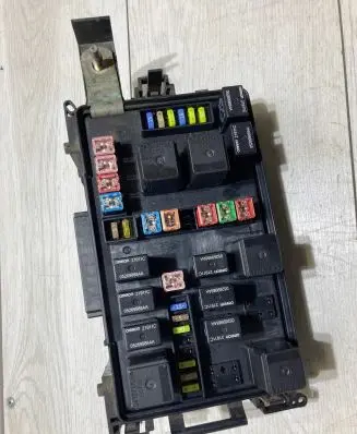 Chrysler 300 - 300C Fuse module P05087166AL