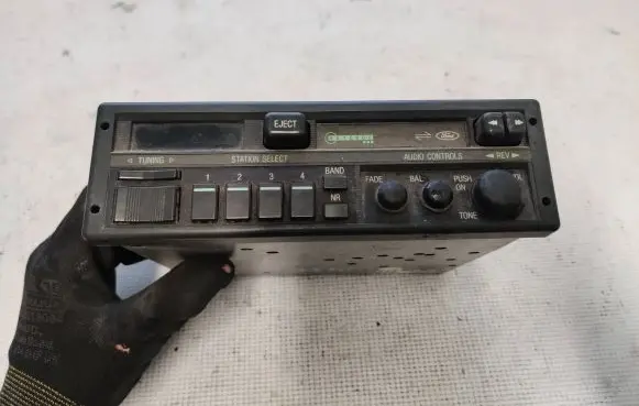 Ford Transit Radio/CD/DVD/GPS head unit 89FB18K876BA 0027139 ESRT22DPS