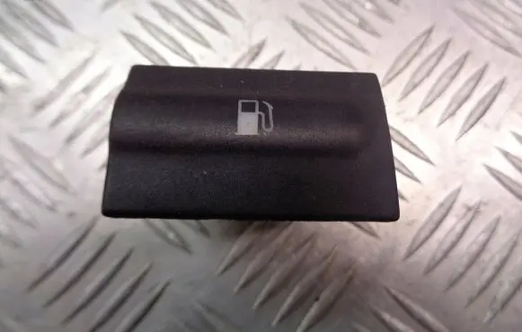 Skoda Octavia Mk1 (1U) Fuel tank opening switch 