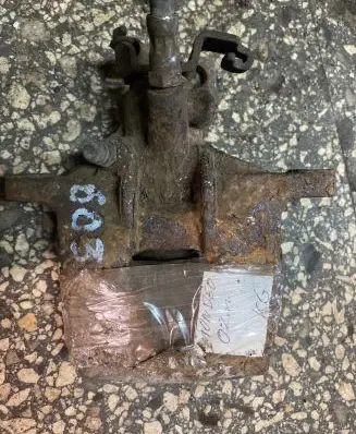Ford Mondeo Mk III Rear brake caliper