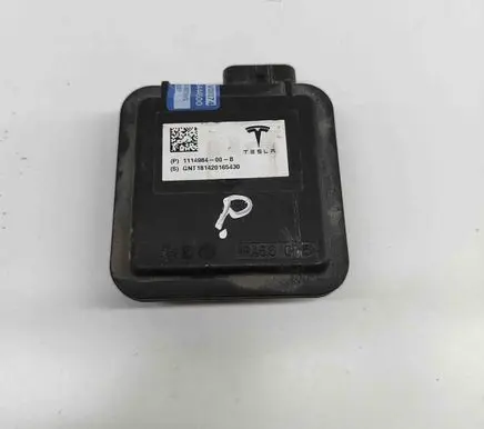 Tesla Model X Other devices 111498400B