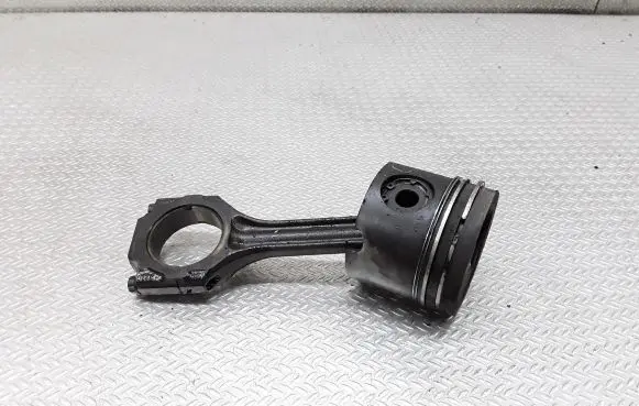 Volvo V70 Piston with connecting rod