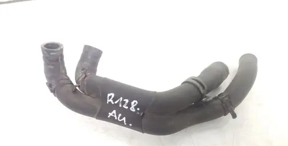 Volkswagen Touran I Engine coolant pipe/hose