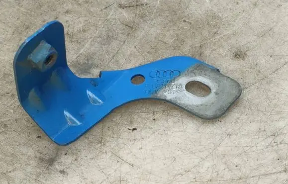 Audi A3 8Y Fender mounting bracket 8Y0821471A