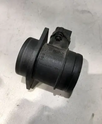 Volkswagen Golf V Mass air flow meter 0281002531 038906461B