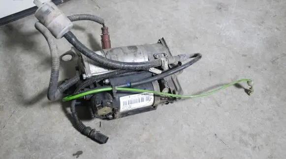 Audi A6 Allroad C6 Air suspension compressor 233KM