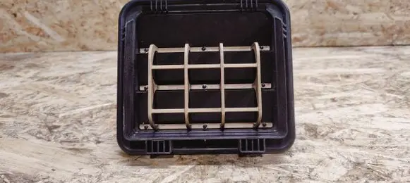 Quarter panel pressure vent