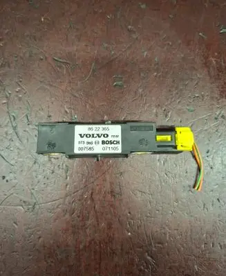 Volvo V70 Airbag deployment crash/impact sensor 8622365 071105 007585