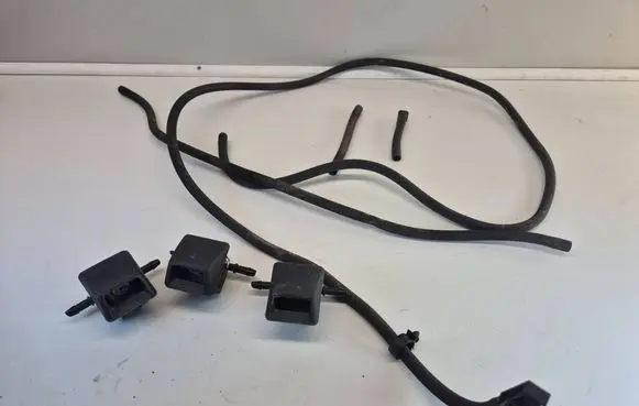 Mercedes-Benz C W204 Windshield washer spray nozzle 3t924260409 3t926230409