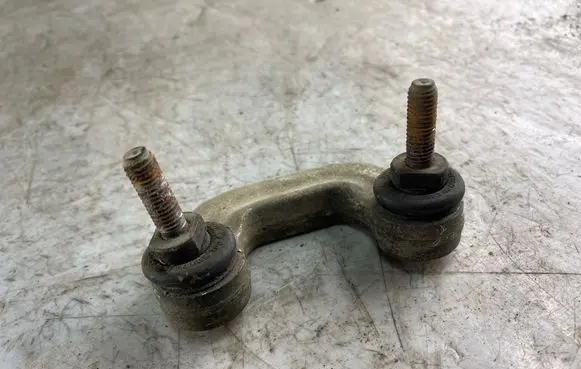 Volkswagen PASSAT B5 Front anti-roll bar/stabilizer link 4d0411317j