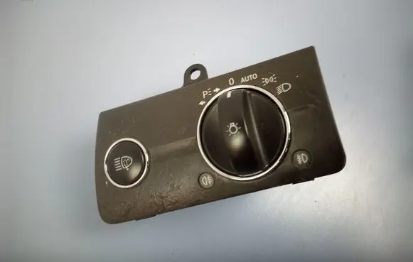 Mercedes-Benz E W211 Light switch 2115450404 04056050