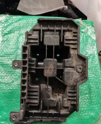 Hyundai Santa Fe Battery tray 