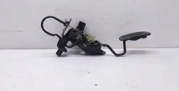Toyota RAV 4 (XA20) Accelerator throttle pedal 8928120040