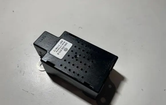 Volkswagen Golf Plus Aerial antenna amplifier 5M0035570B