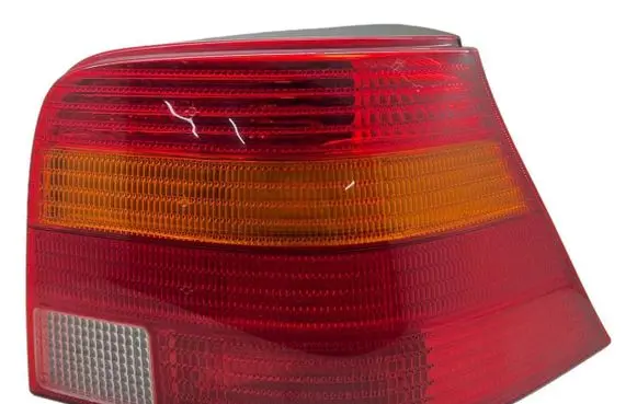 Volkswagen Golf IV Rear/tail lights 1J6945096R 67736981 1J6945257
