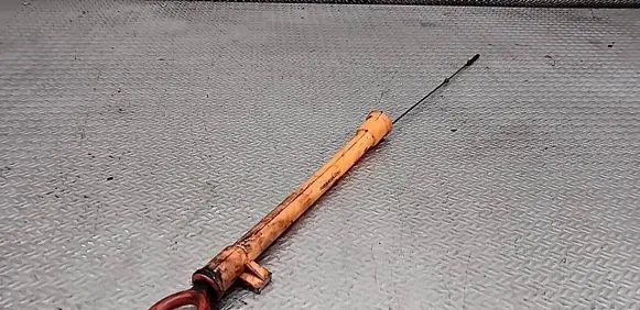 Volkswagen Touran I Oil level dip stick 