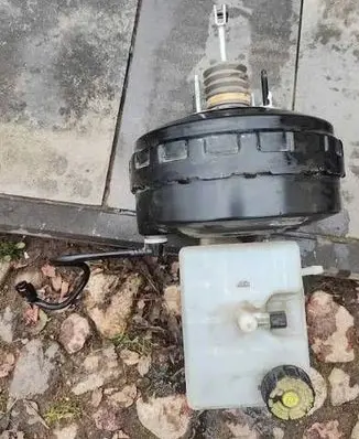 Renault Master III Brake booster 472107603R
