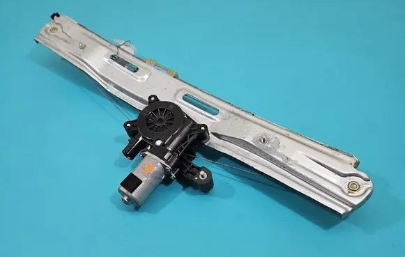 Front door window regulator with motor