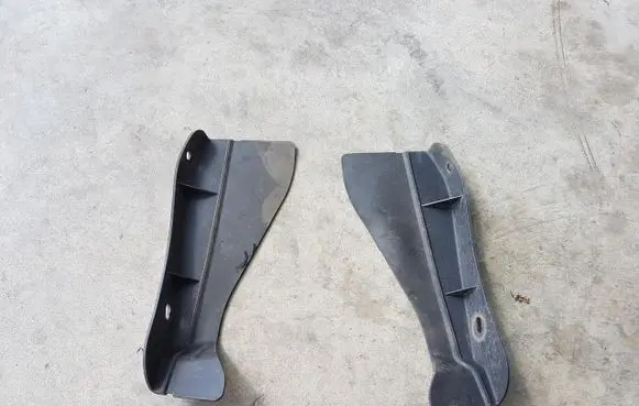 Ford Kuga I Fender end trim 