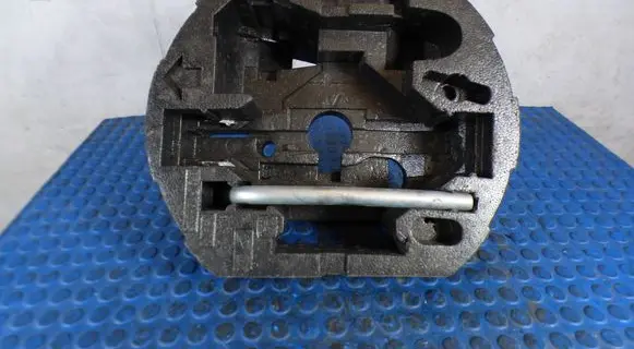 Volkswagen Jetta VI Tool box CART5C0012115B 5C0012115B