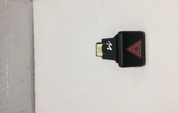 Audi A4 S4 B7 8E 8H Hazard light switch 8E0941509