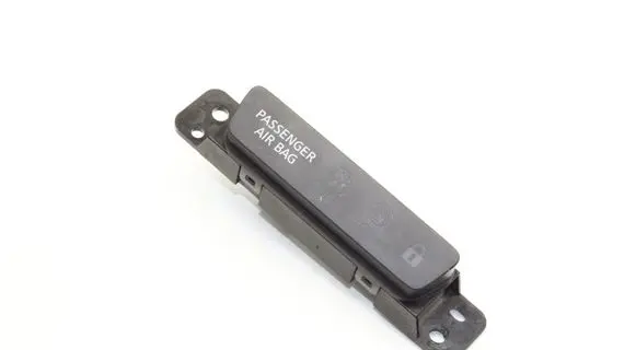 Nissan Leaf II (ZE1) Passenger airbag on/off switch 