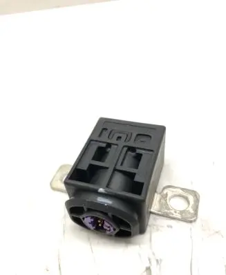 Audi A6 S6 C6 4F Battery relay fuse 4F0915519