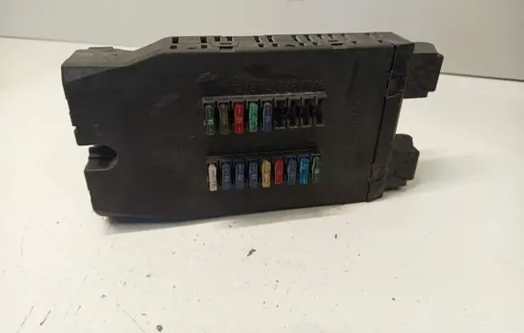 Mercedes-Benz Sprinter W901 W902 W903 W904 Fuse module 0005400650