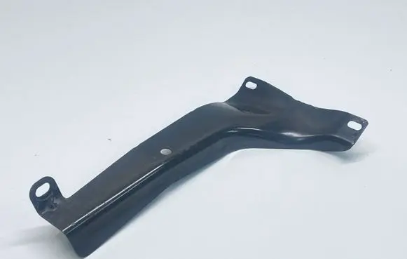 Volkswagen Touareg II Fuel tank mounting bracket 7L0201400B