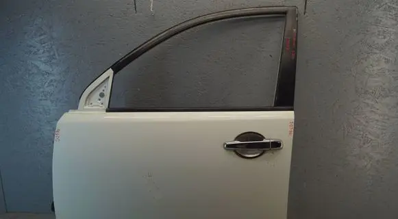 Mitsubishi L200 Front door