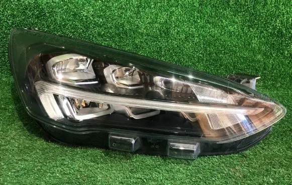 Ford Focus Headlight/headlamp JX7B13E014CE