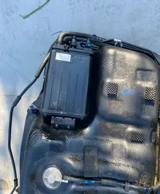 Jeep Grand Cherokee AdBlue liquid reservoir 7495123555