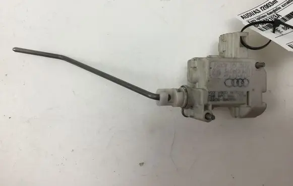 Audi A3 S3 8P Fuel tank cap lock 8P0862153A