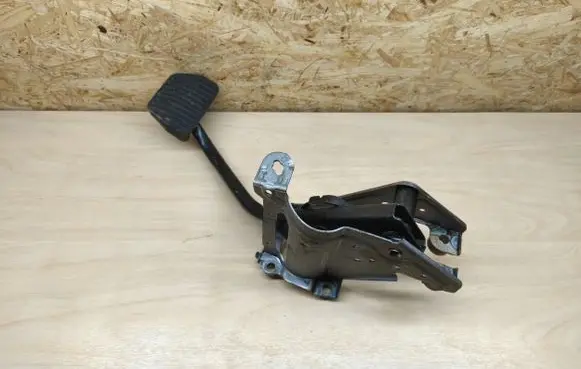 Land Rover Defender Brake pedal M8B22D094BB M8B22D094