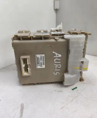 Toyota Auris 150 Fuse box cover 82730-02J71
