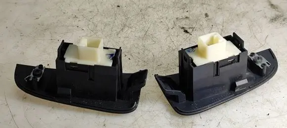 Toyota Avensis T250 Electric window control switch 7427205020 7427105020