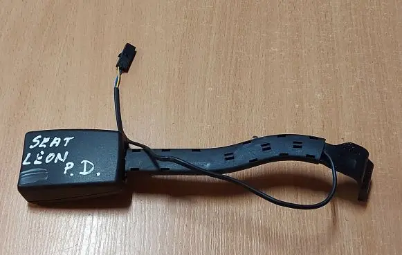 Audi A4 S4 B8 8K Front seatbelt buckle 5P0857756H
