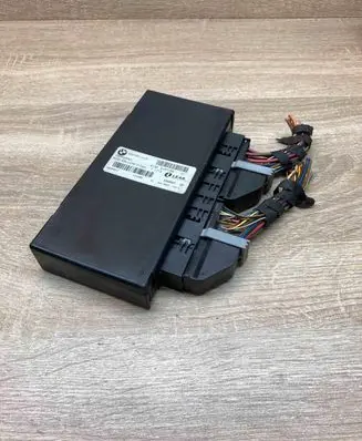 BMW 5 E60 E61 Comfort/convenience module 9157156 23994322 WithPlug