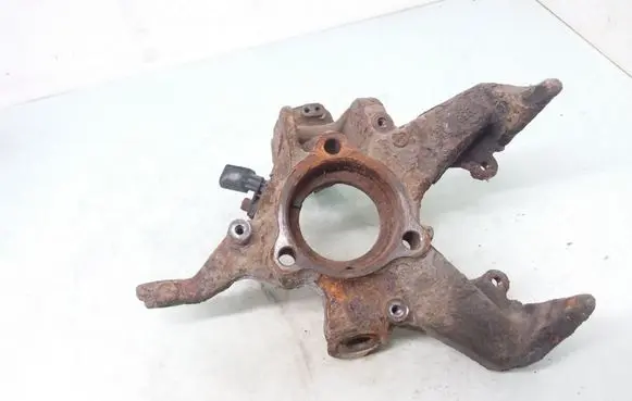 Skoda Octavia Mk2 (1Z) Front wheel hub spindle knuckle