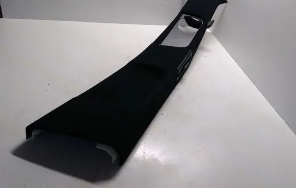 Mercedes-Benz S W221 (B) pillar trim (top) A2216900436