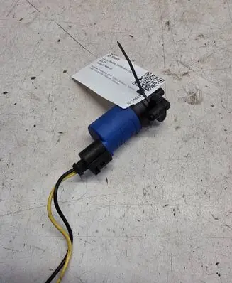 Jaguar XF X260 Windscreen/windshield washer pump AV6113K082AA